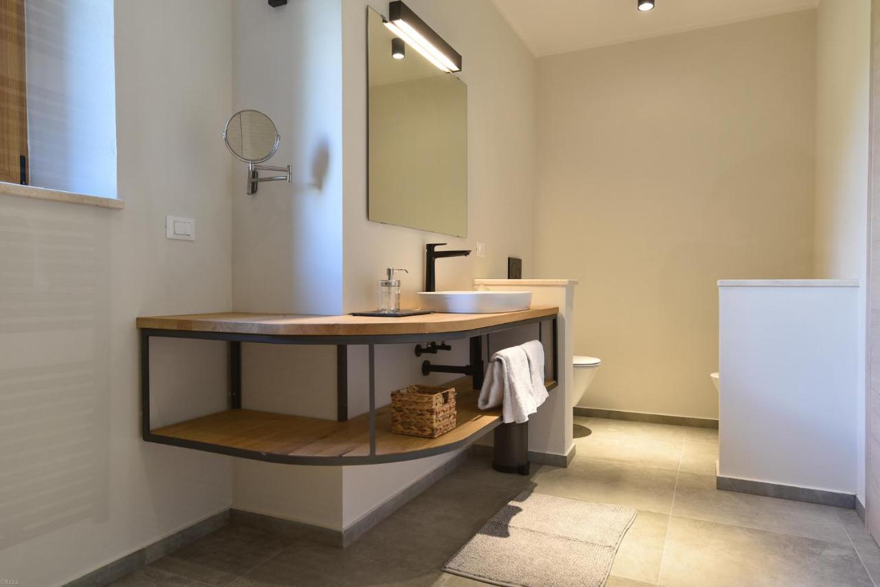 L'Abbraccio Della Quercia Apartment Momjan ภายนอก รูปภาพ